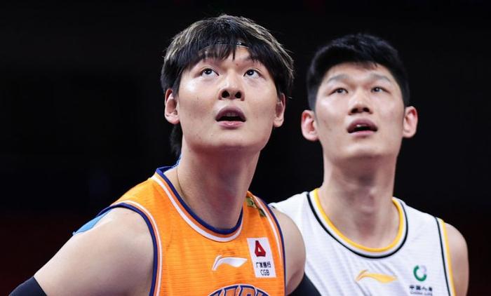 关于失误频繁：上海队全场失误达20次，错失胜利关键！的信息