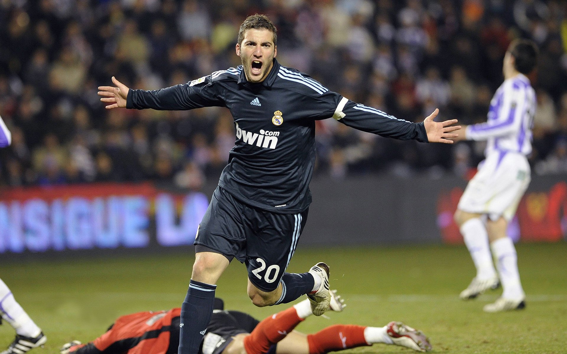 开云网页版登录入口-【比赛精彩片段】逆境中坚韧不拔的运动员战术应用集锦，运动员战术能力定义